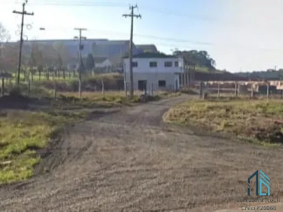 Terreno urbano área total (03 alqueires e 17 litros), sendo de frente 134,75 metros, vende área total, em Prudentópolis PR