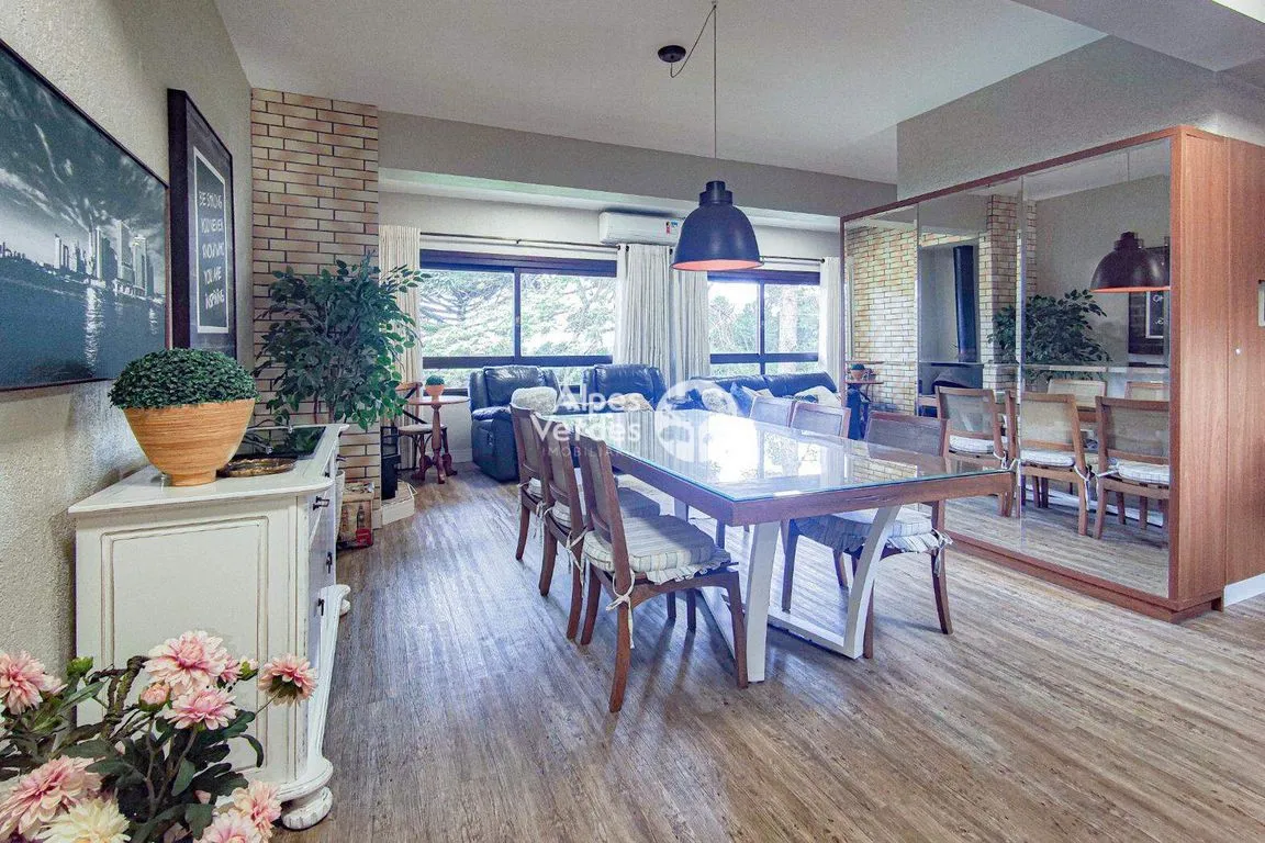 Imagem Vende-se Apartamento em Gramado, com 02 dormitórios