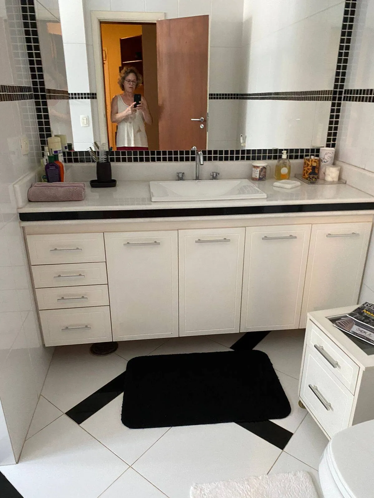 Imagem Casa Terrea Localizada no Condomínio Alphaville Residencial 3!