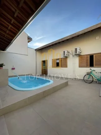 Imagem Linda Casa à Venda no Vista Verde – Qualidade de Vida com Conforto e Sustentabilidade! Apresentamos essa maravilhosa casa no bairro Vista Verde, perfeita para quem busca bem-estar, lazer e economia em um só lugar!