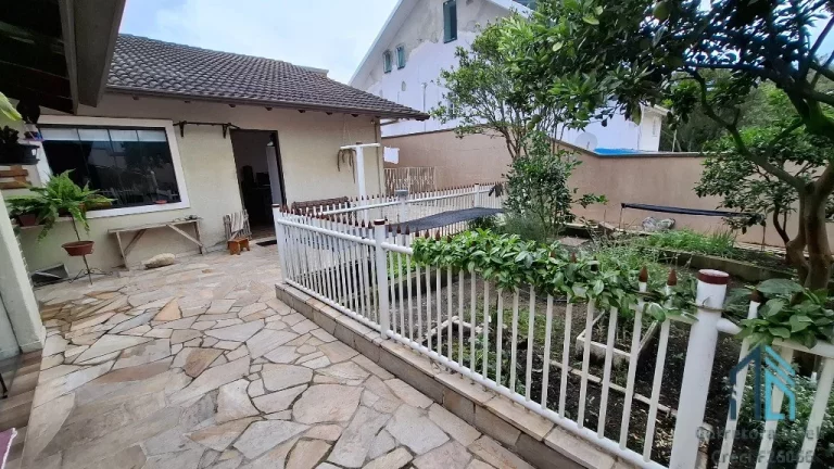 Imagem Casa térrea com EDÍCULA, 04 quartos sendo 02 suítes, em São José dos Pinhais PR