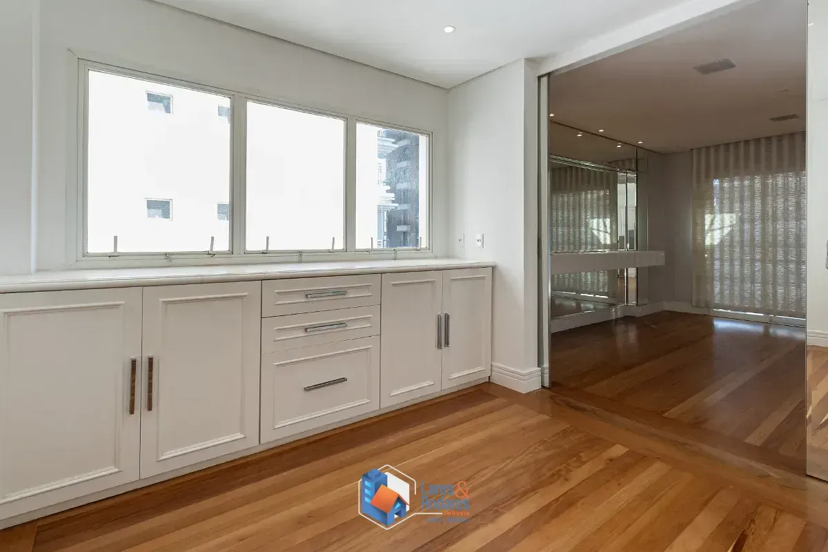 Imagem Apartamento para venda em Itaim Bibi com 3 quartos, sendo 3 suítes, 214m²