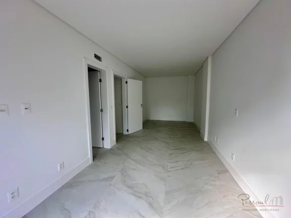 Imagem Apartamento a 100 metros da praia a venda em Jurerê, Florianópolis/SC São 3 quartos, sendo 1 suí...