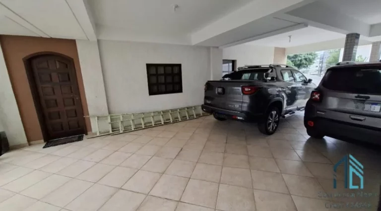 Imagem Prédio/comercial/residencial, 04 Cj e 02 lojas, + Casa com 07 suítes, no Bacacheri em Curitiba PR