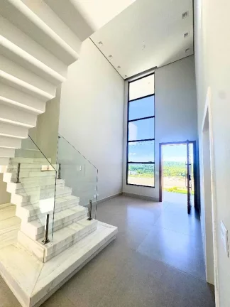 Imagem Casa duplex de alto padrão em condomínio fechado Lagoa Silvana.