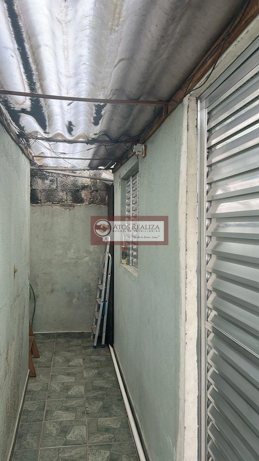 Imagem Sobrado à Venda no Jardim Presidente SP, com 6 Quartos no total, 358m², Imóvel com 3 casas para Renda, Valor irresistível. R$ 390k.