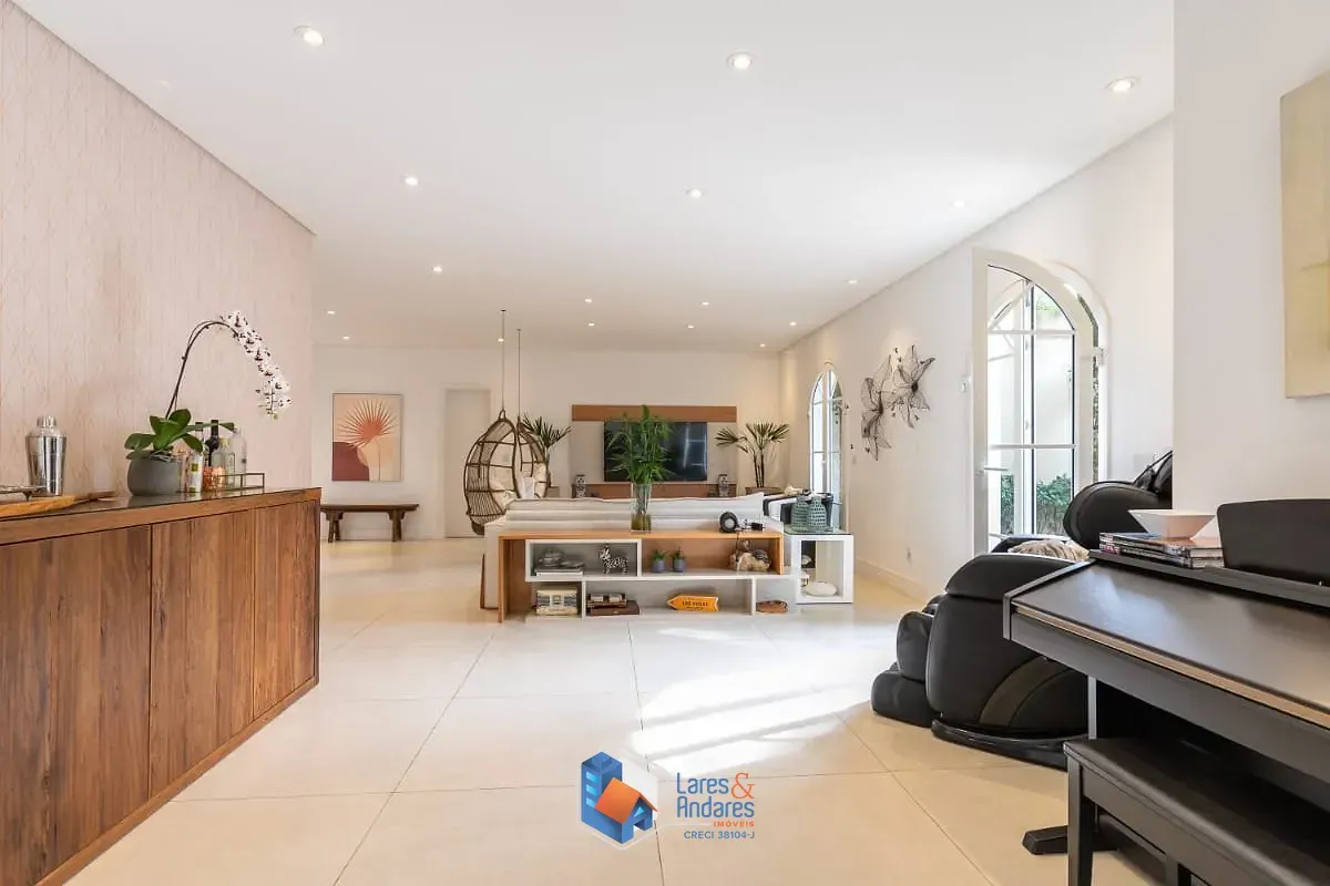 Imagem Casa em condomínio para venda em Jardim Petrópolis com 4 quartos, sendo 4 suítes, 533.45m²