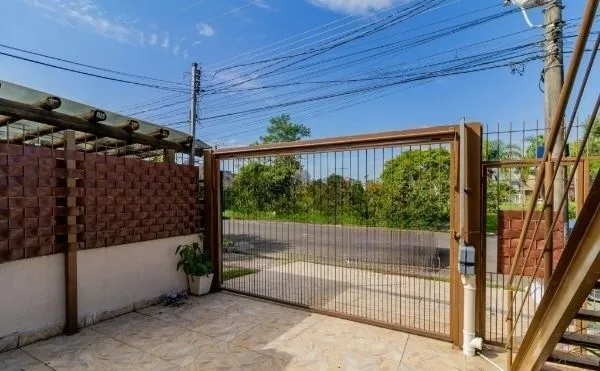 Imagem Casa sobrado na Hípica de 4 dormitórios e 2 vagas