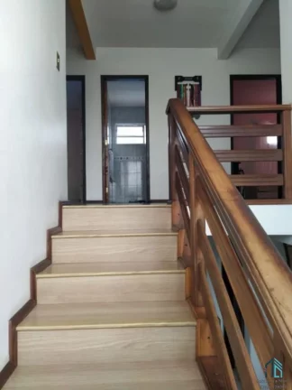 Imagem (PERMUTA Curitiba ou Litoral) Casa a venda 04 quartos c/suíte no Xaxim em Curitiba PR