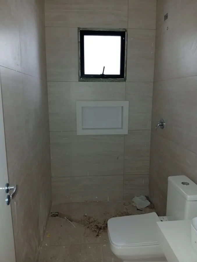 Imagem Casa para Venda em São José dos Pinhais, Cidade jardim, 3 dormitórios, 1 suíte, 2 banheiros, 4 vagas