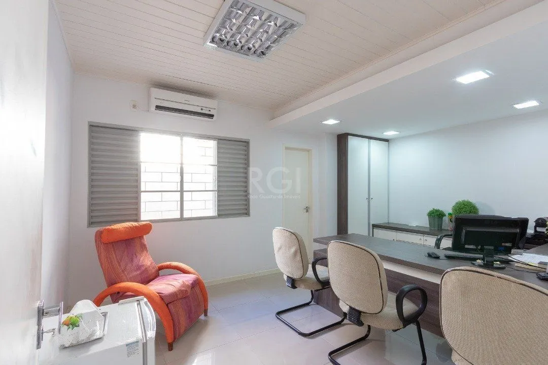 Imagem Casa para Venda - 199.62m², 5 dormitórios, 15 vagas - Tristeza