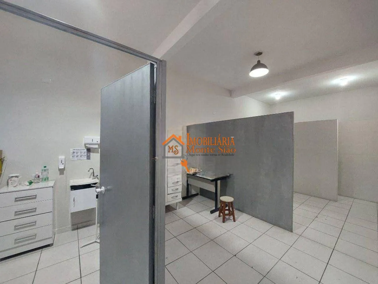 Imagem Sobrado com 6 dormitórios à venda, 350 m² por R$ 1.100.000,00 - Parque Uirapuru - Guarulhos/SP