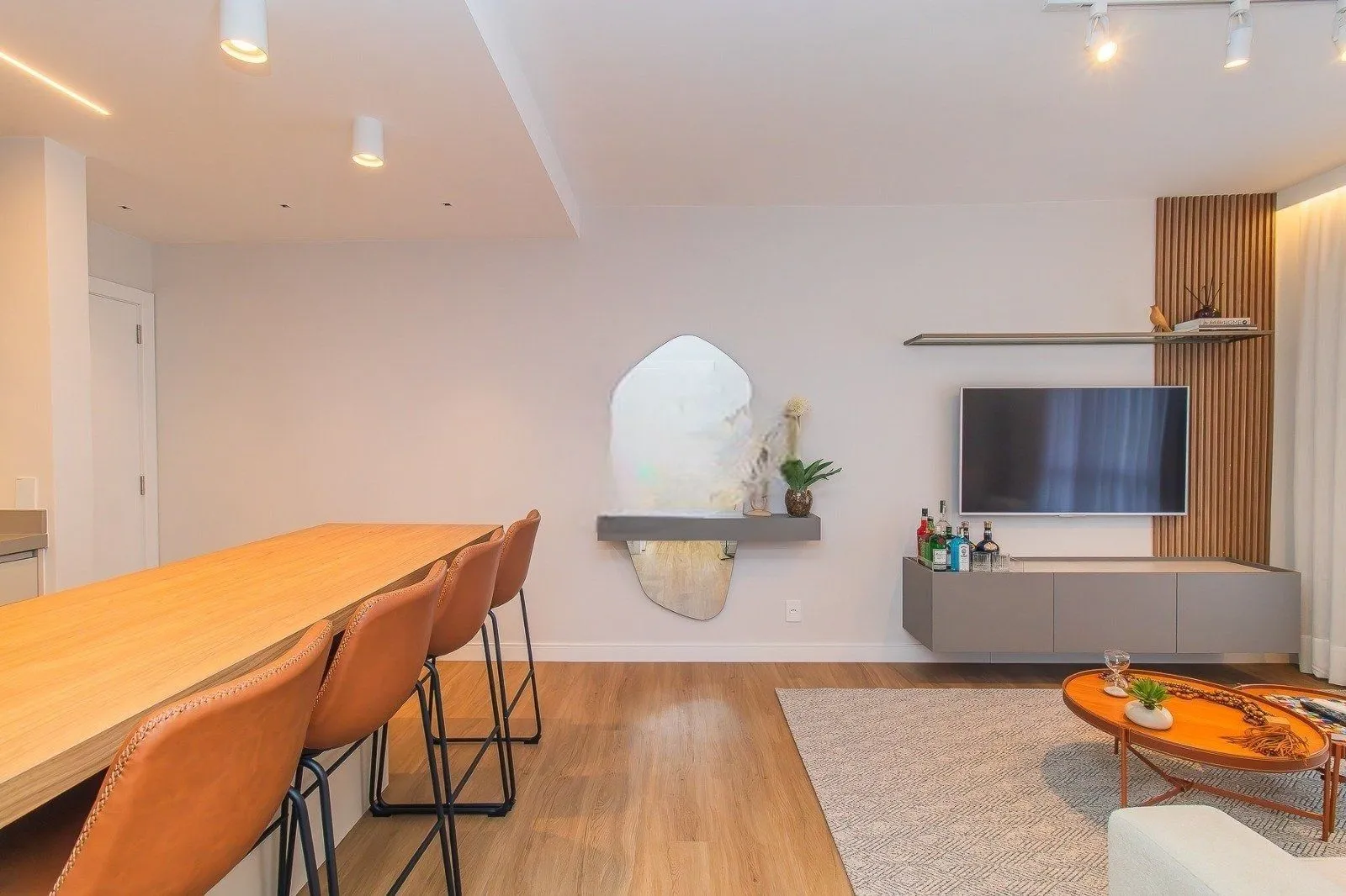 Imagem Apartamento à venda em Porto Alegre - pronto para morar, totalmente reformado.