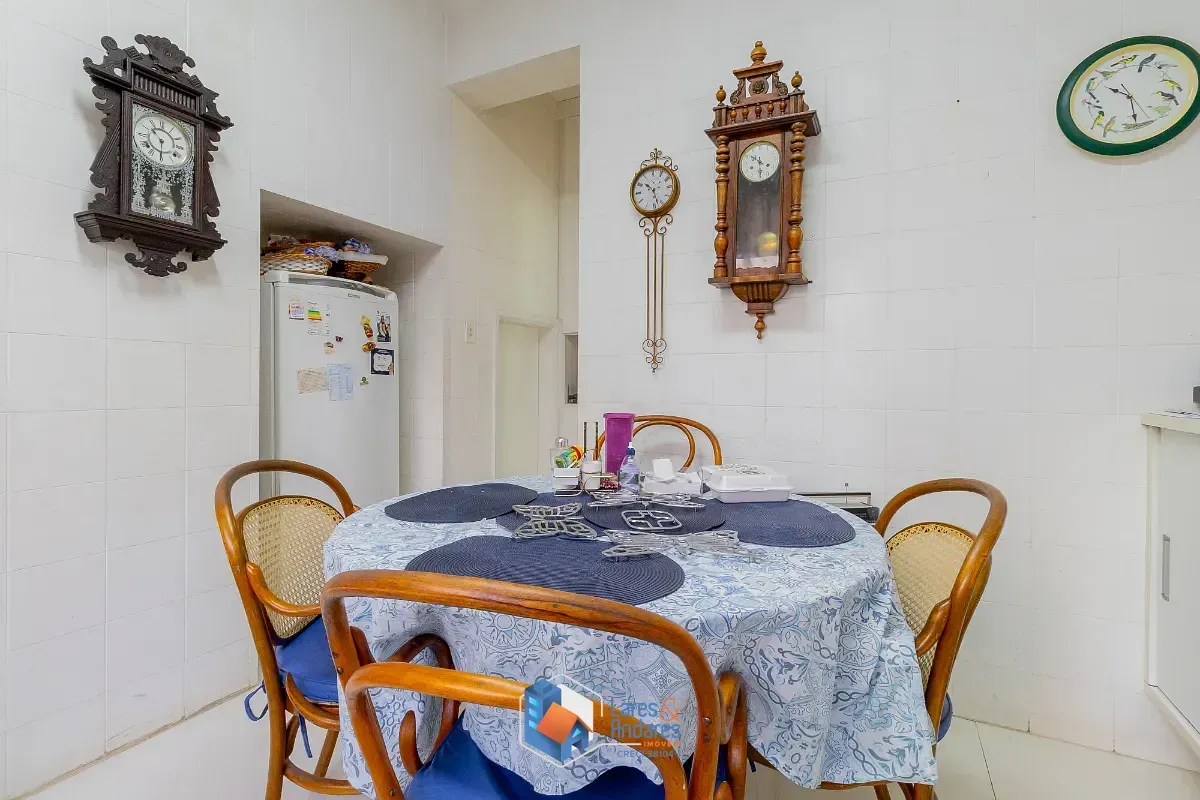 Imagem Casa para venda em Pacaembu com 5 quartos, sendo 3 suítes, 600m²