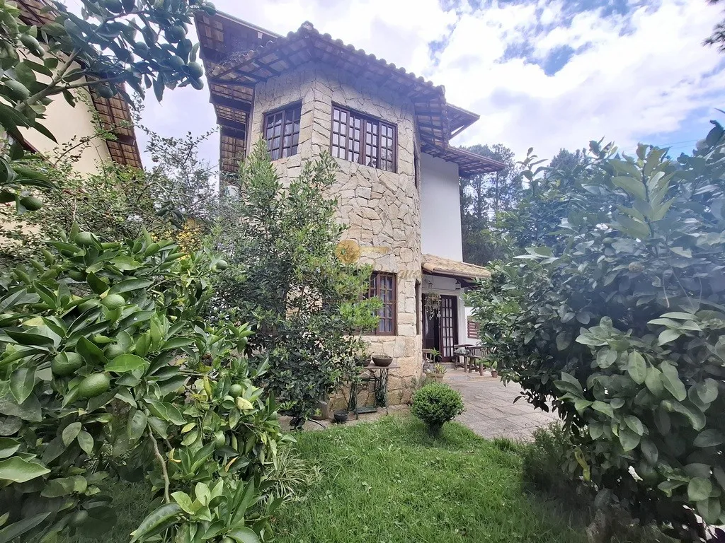 Foto do imóvel Casa para Venda em Teresópolis / RJ em Rua das Perobas