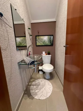 Imagem Casa 3 dormitórios ( 1 suíte), 2 vagas, Condomínio Crystal Park - Jacareí.