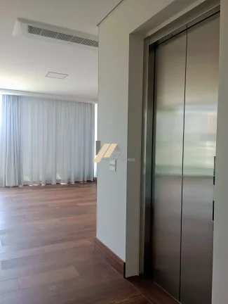 Imagem Apartamento à venda no Cambuí: 3 quartos, 3 suítes, 5 banheiros, 5 vagas de garagem, 257m² - Campinas-SP.