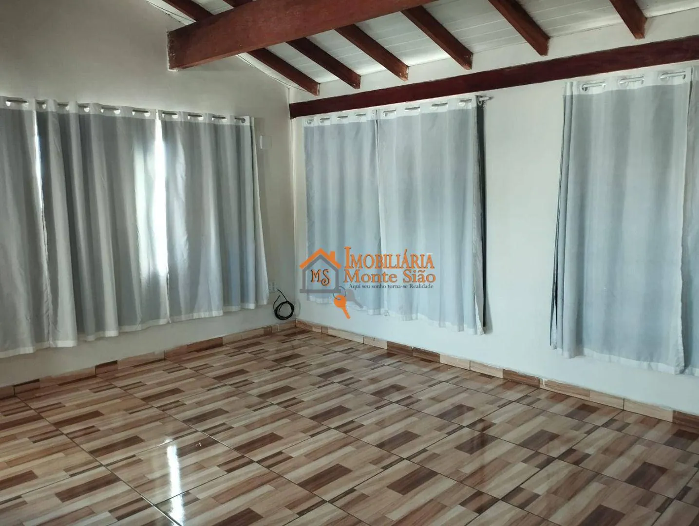 Imagem Sobrado com 3 dormitórios à venda, 220 m² por R$ 680.000,00 - Vila Caputera - Mogi das Cruzes/SP