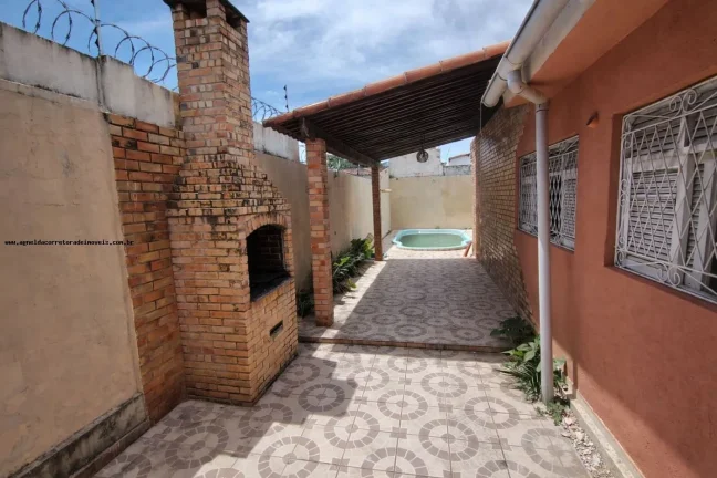 Imagem Casa para Venda em Natal, Pitimbu, 4 dormitórios, 1 suíte, 2 banheiros, 3 vagas