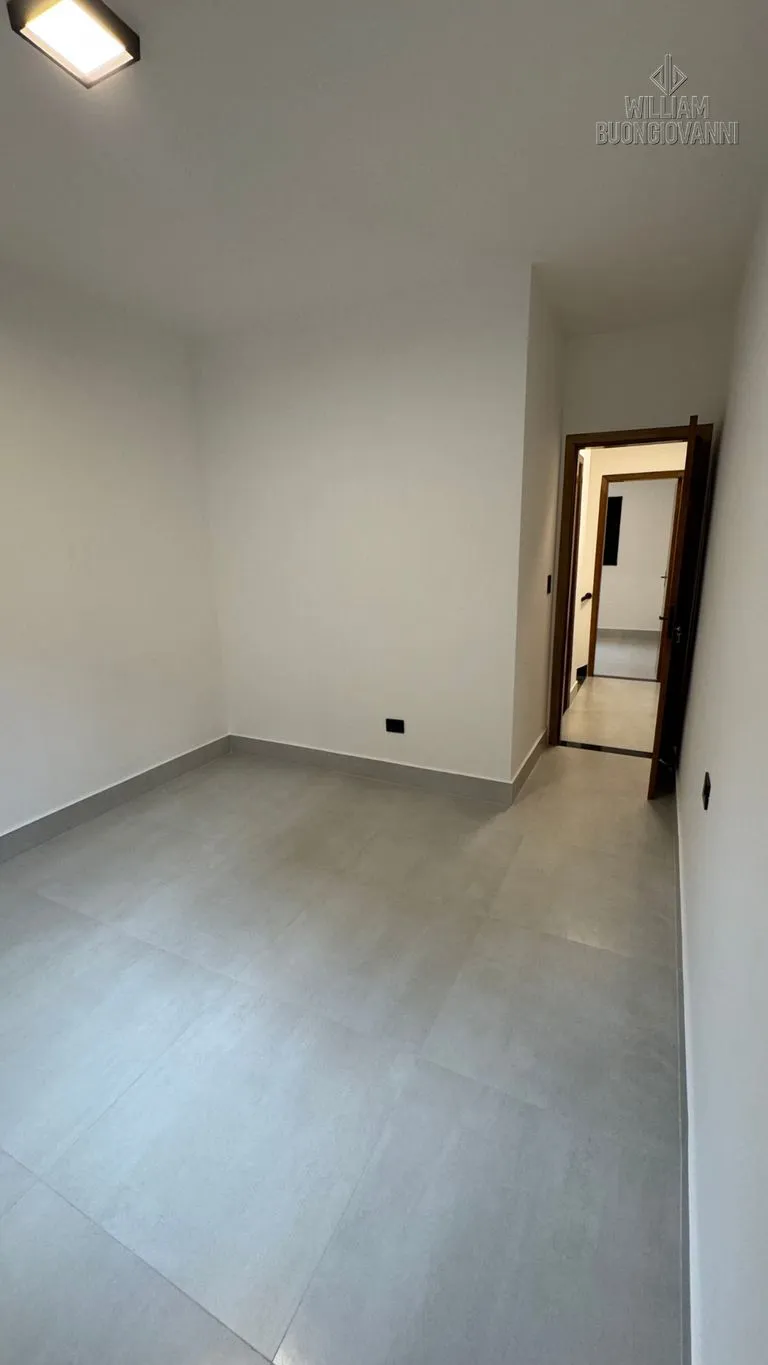 Imagem Sobrado 2 Dormitórios com Quintal - 63m²