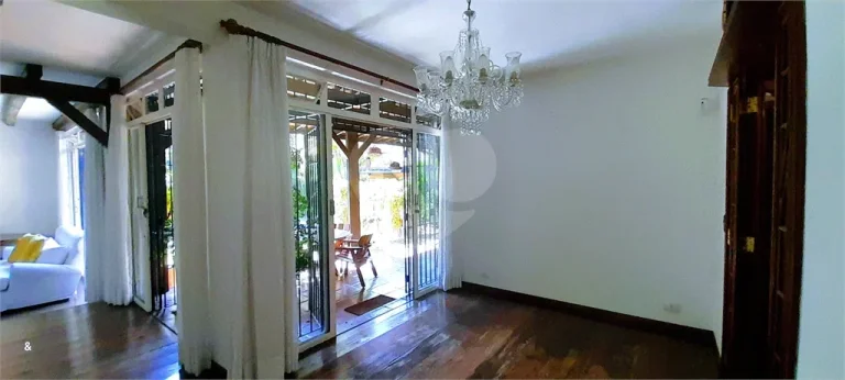 Imagem Sobrado à venda com 4 quartos, sendo 4 suítes, em Real Parque, São Paulo - SP