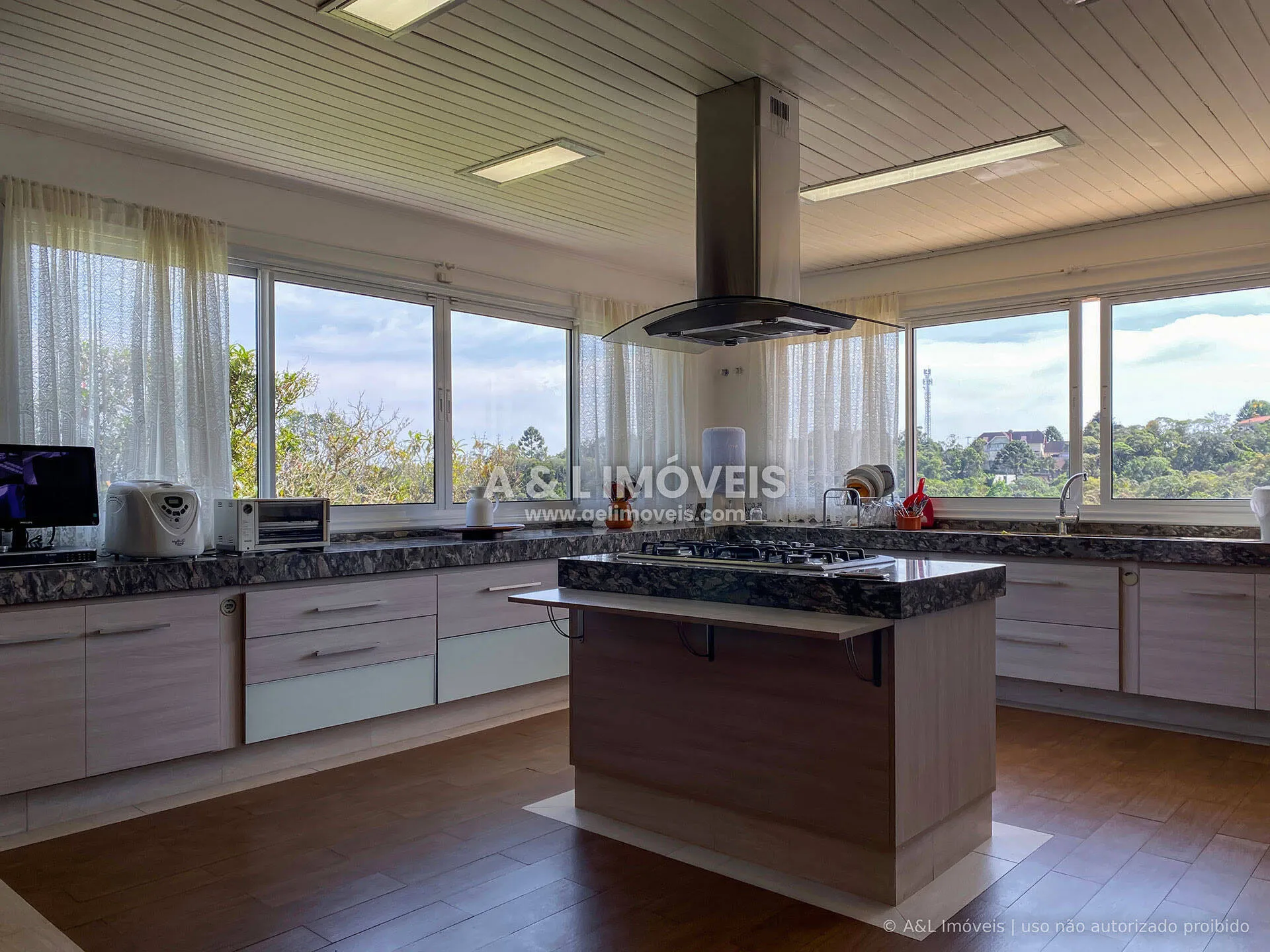 Imagem Casa em Campos do Jordão | Alto Capivari | 700 m² | 6 Suítes