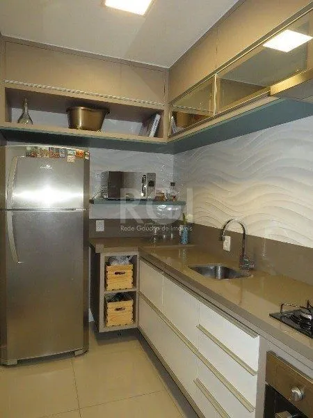 Imagem EXCELENTE CASA COM 3 DORMITÓRIOS, 1 SUÍTE E VAGA DE GARAGEM PARA 3 CARROS.