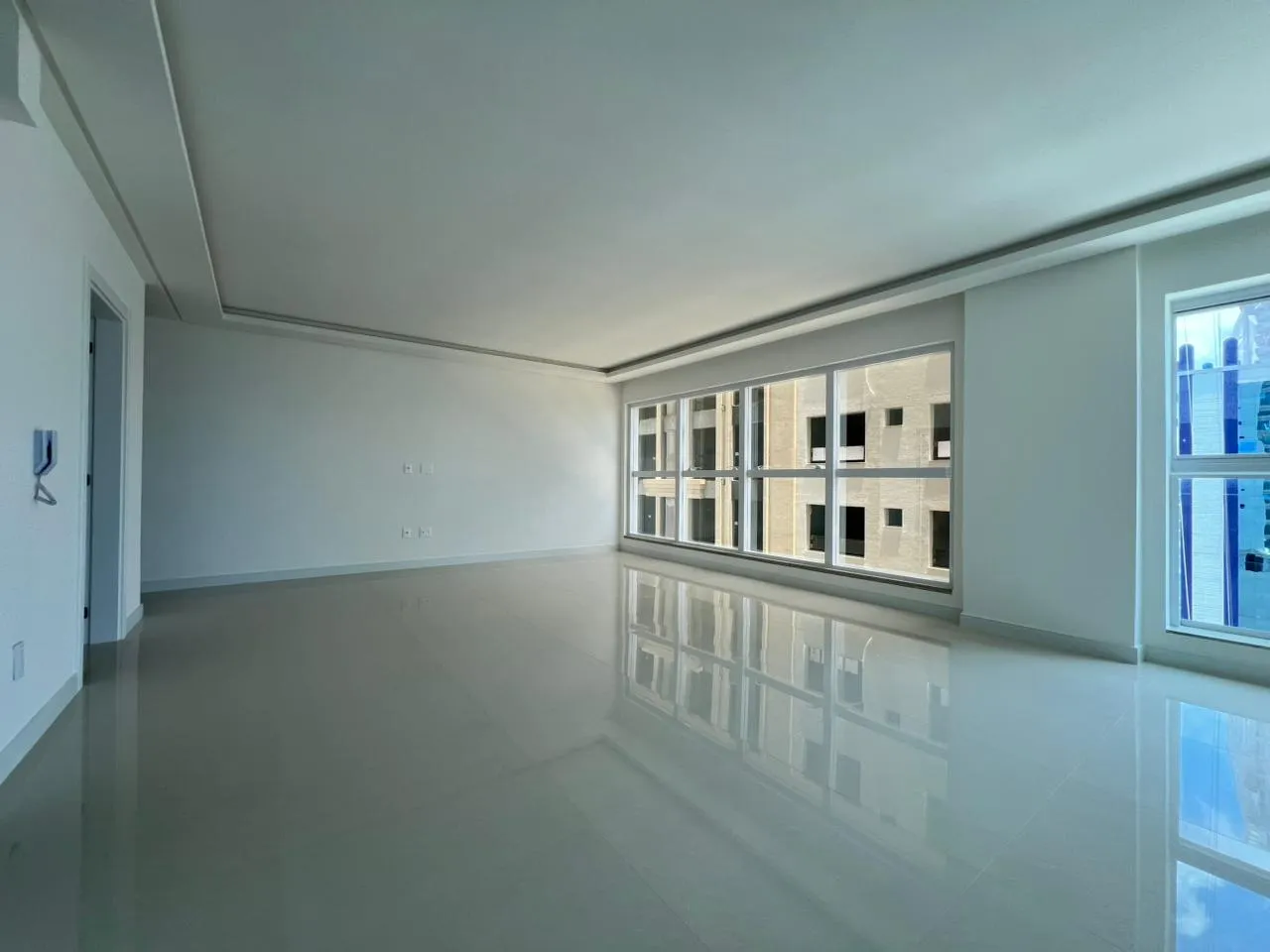Imagem Apartamento com vista para o mar à venda com 179.5m2 por R$ 4.000.000,00