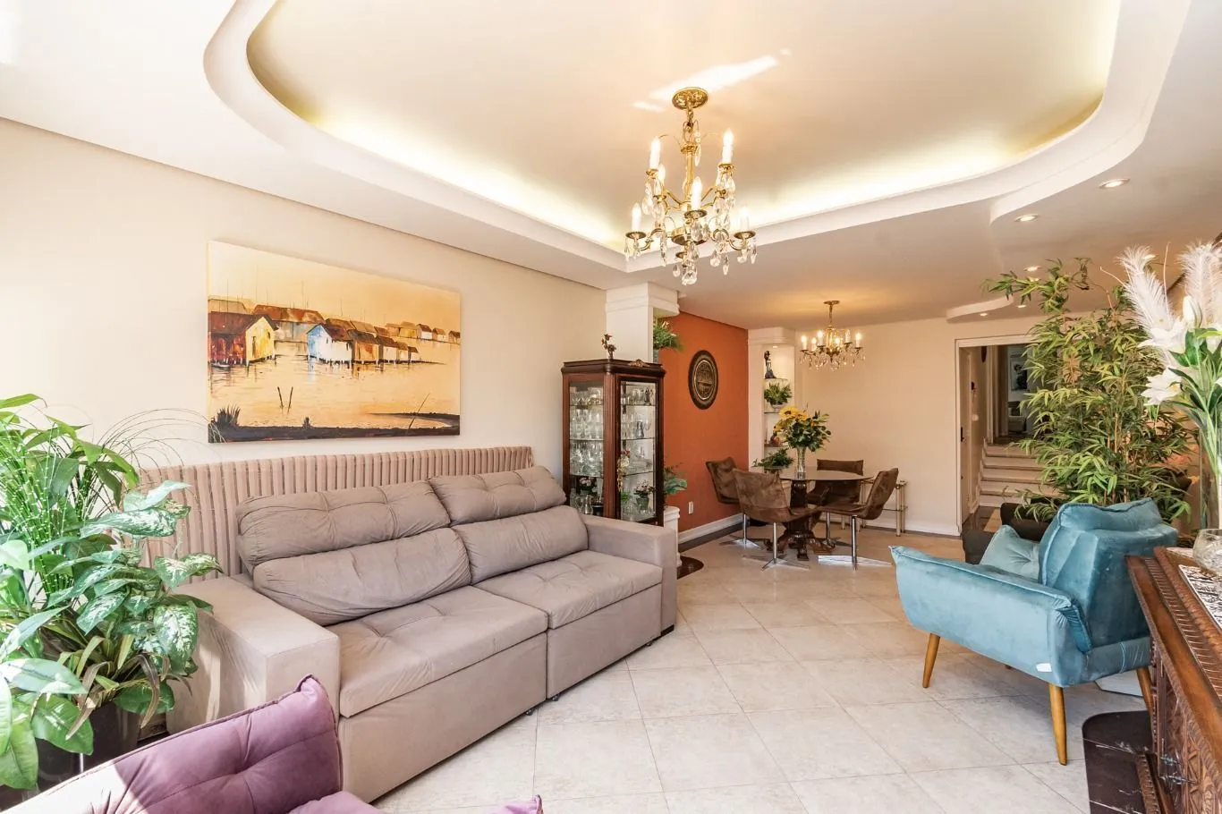 Imagem Vende-se apartamento com 3 quartos (1 suíte), 133 m² e 1 vaga - Petrópolis