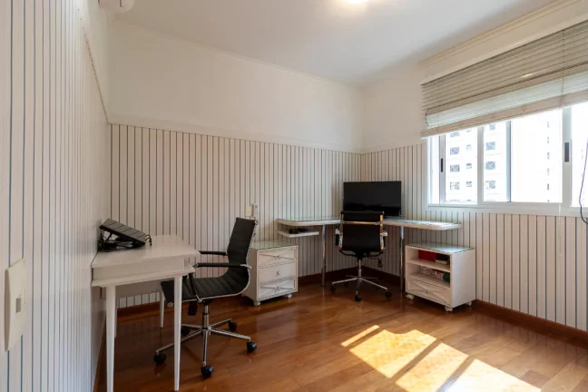 Imagem Apartamento à venda em São Paulo, Moema, com 3 quartos, 195m2