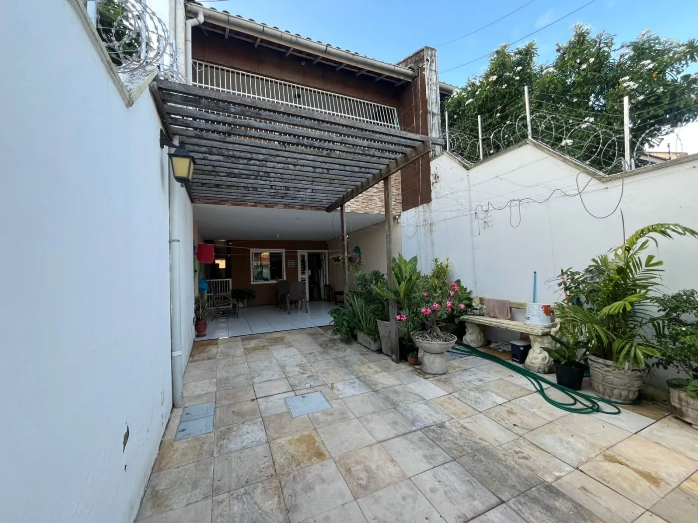 Imagem Casa para Venda em Fortaleza, Antônio Bezerra, 3 dormitórios, 3 suítes, 4 banheiros, 3 vagas