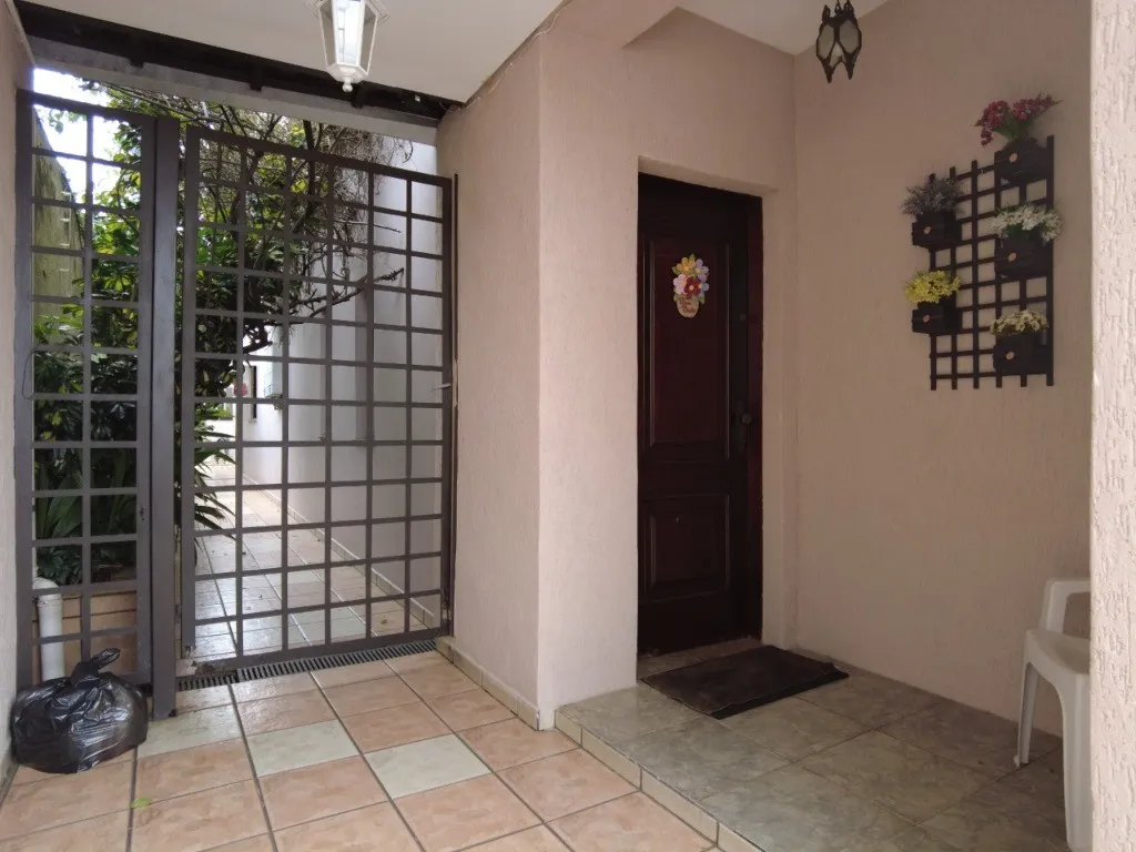 Imagem Sobrado de Luxo na Vila Lucinda em Santo André - 5 Quartos, 1 Suíte, 3 Banheiros, 4 Vagas de Garagem - 435m²