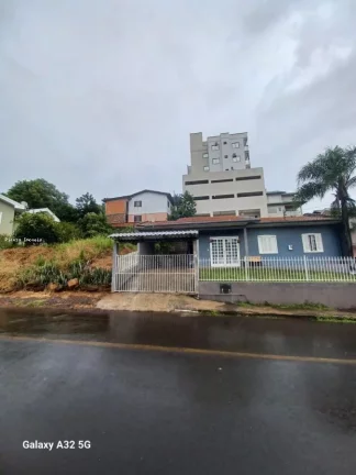 Imagem Casa para Venda em Concórdia, Cinquentenário, 3 dormitórios, 1 banheiro, 1 vaga