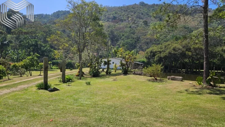 Imagem Sitio de Luxo à Venda em Nova Friburgo-RJ, Amparo: 8 Quartos, 8 Suítes, 12 Salas, 9 Banheiros, 10 Vagas de Garagem, 275.000 m² de Área.