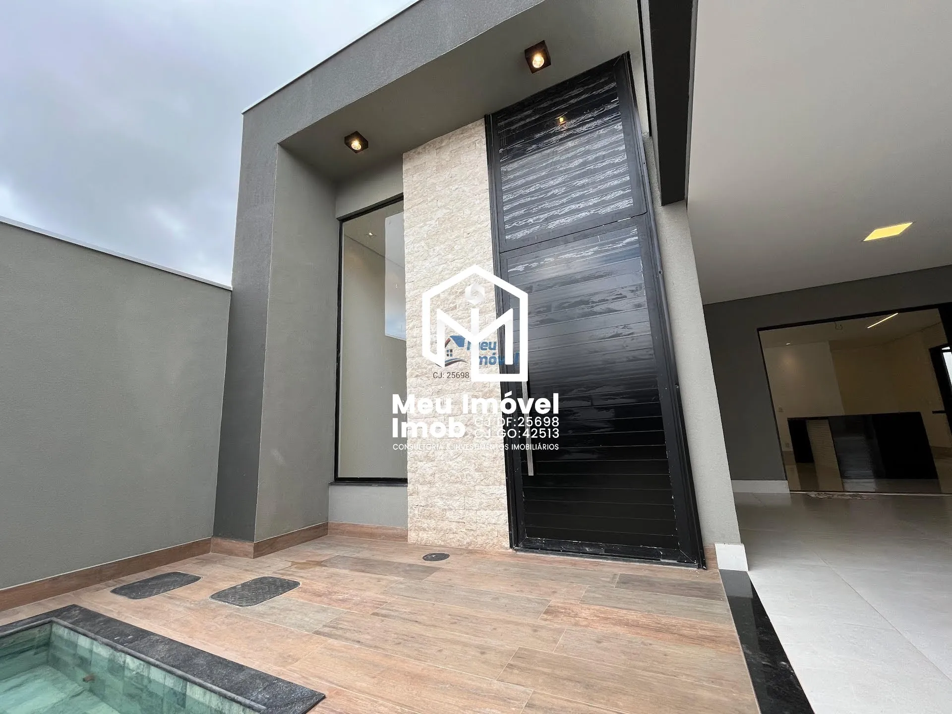 Imagem Casa 4 Quartos 2 Suítes 3 Vagas 250m² Vicente Pires/DF