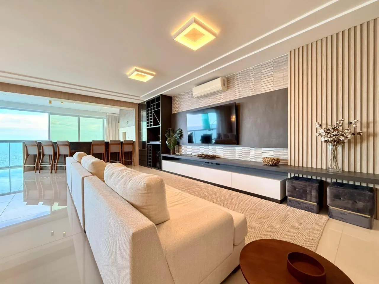 Imagem Apartamento com vista para o mar à venda com 200m2 por R$ 9.300.000,00