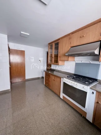 Imagem Um apartamento impecável, espaçoso e cheio de luz natural, localizado em uma das regiões mais des...