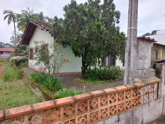 Imagem Casa com 3 dormitórios e terreno plano de 970m² – Joinville/SC