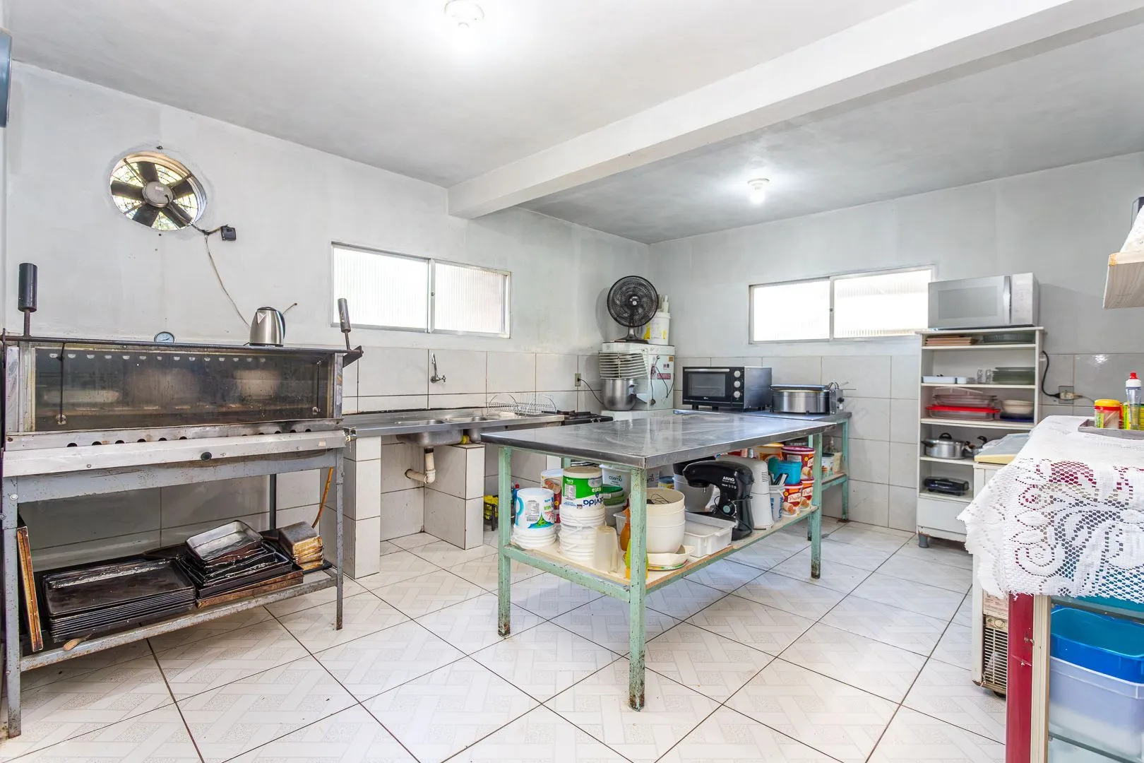 Imagem Casa sobrado em Viamão com loja e apartamento