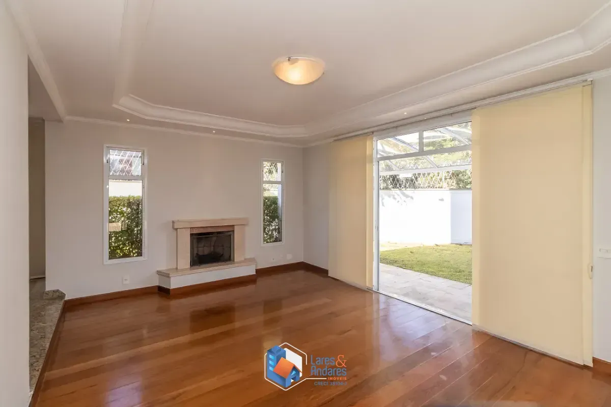 Imagem Casa em condomínio para venda em Alto da Boa Vista com 4 quartos, sendo 2 suítes, 320m²