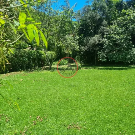 Imagem 2 pequenas Casas na maquinino Bairro MAQUININHA, em um terreno de 700 metros limpo em rua asfaltada , junto a natureza