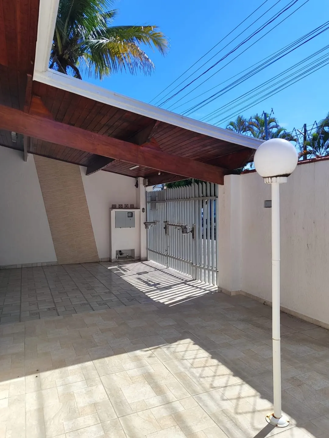 Foto do imóvel Casa à venda 3 Quartos, 1 Suite, 4 Vagas, 300M², Aterrado, Tremembé - SP