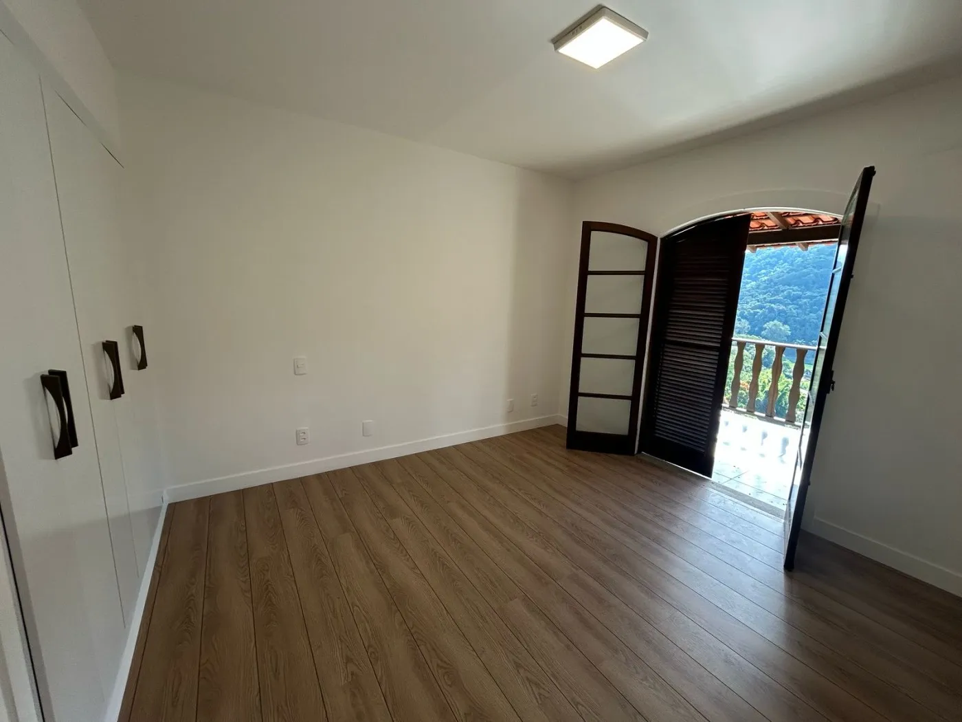Imagem Casa em Condomínio para Venda em Petrópolis / RJ no bairro Cuiabá