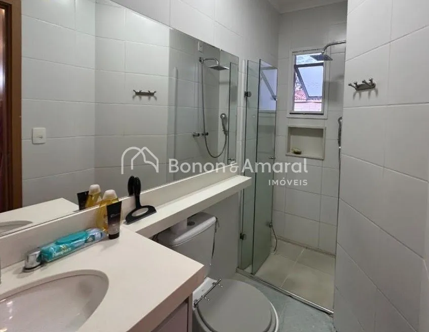 Imagem Charmoso sobrado de 3 quartos à venda no condomínio Barão Ville