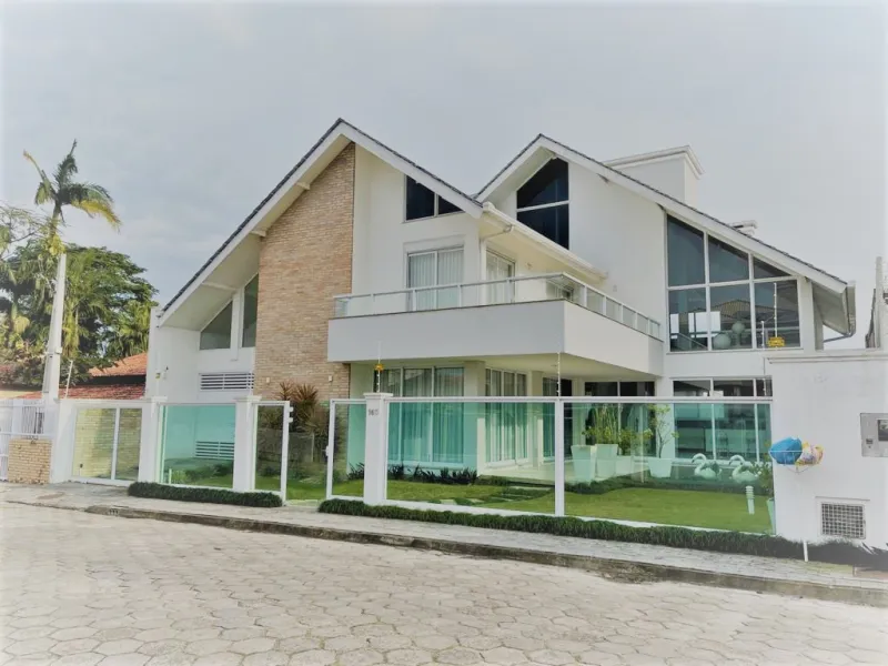 Imagem Casa à venda em Balneário Piçarras, Centro, com 3 quartos, 387m2