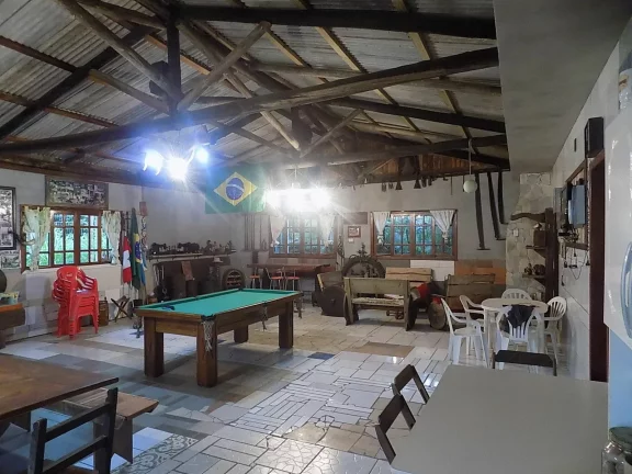 Imagem Imperdível! Casa Charmosa em Garopaba-SC com 3 Quartos, 2 Banheiros e Perto das Dunas!