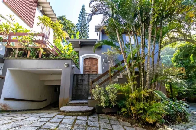 Imagem Luxo e tranquilidade: Casa em Condomínio, São Conrado.
