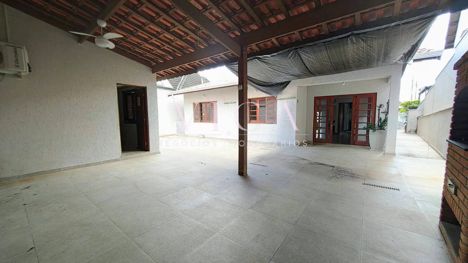 Imagem Casa a venda 220m² 3 dormitórios por R$ 1.850.000,00 - Alphaville/ SP