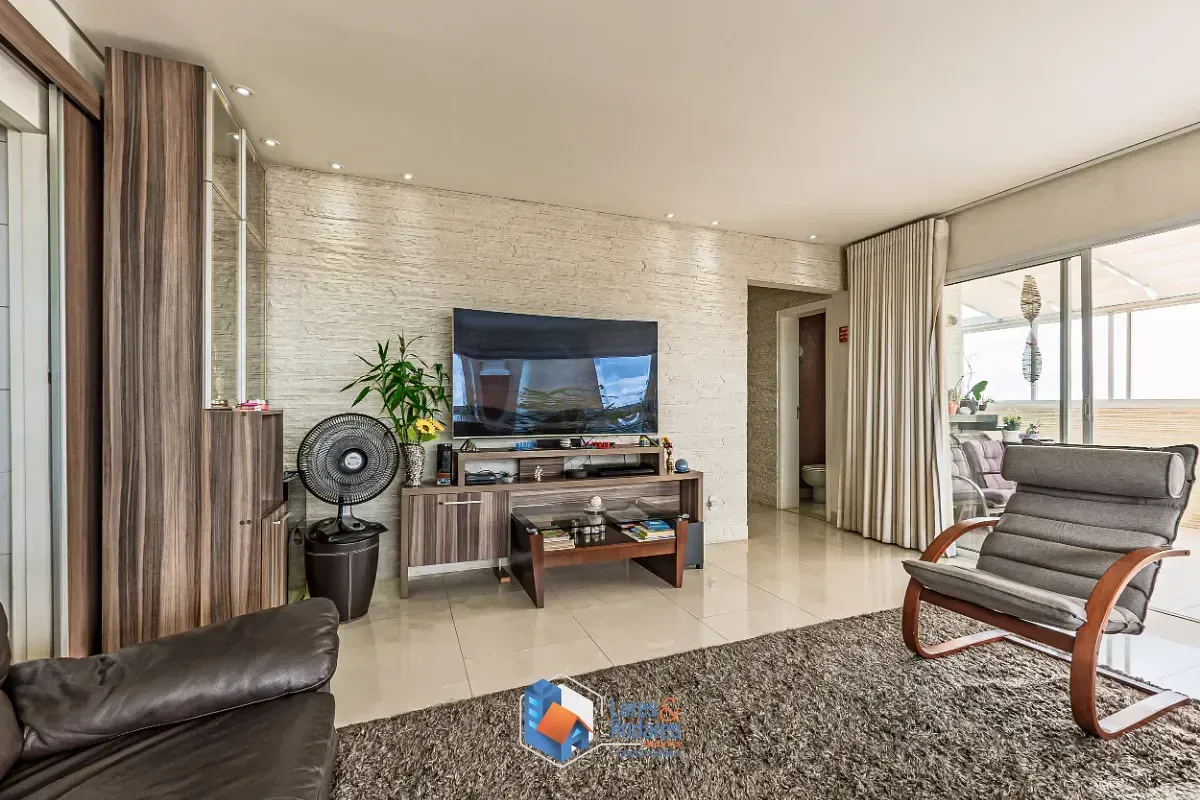 Imagem Cobertura para venda em Vila Gumercindo com 4 quartos, sendo 2 suítes, 221m²