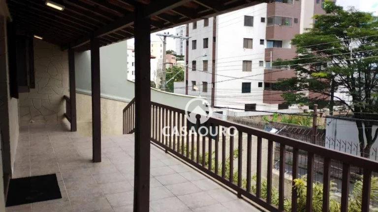 Foto do imóvel Casa com 6 dormitórios à venda, 250 m² por R$ 1.010.000,00 - São Lucas - Belo Horizonte/MG